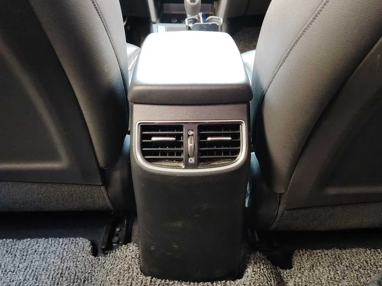 Car image 31