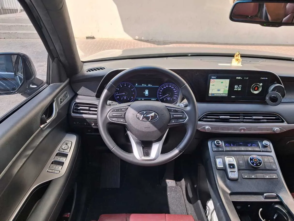 Car image 15