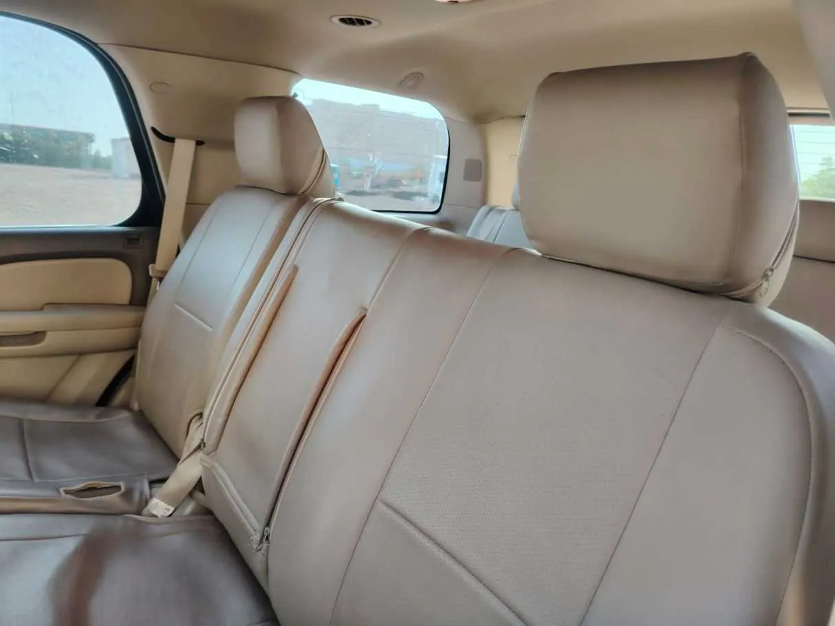Car image 17