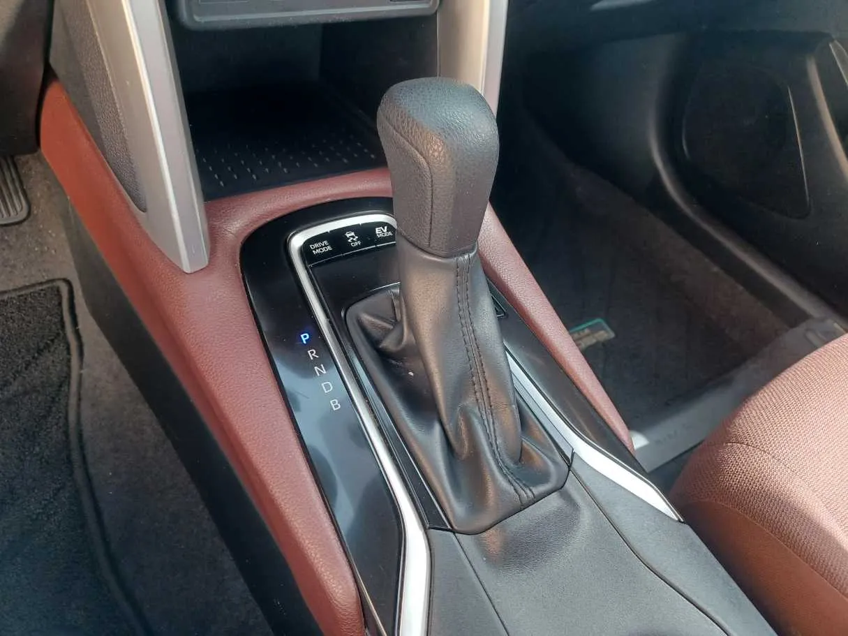 Car image 17
