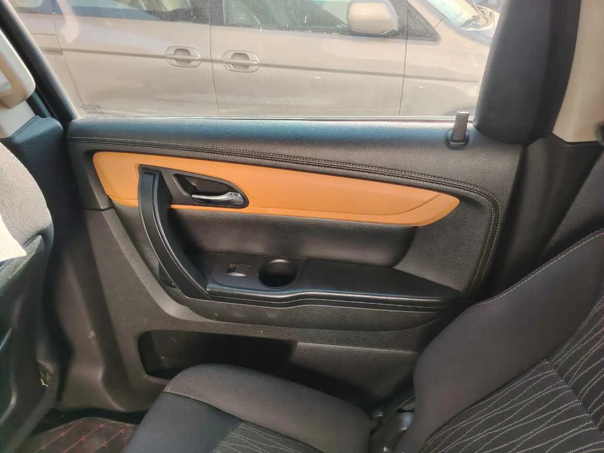 Car image 36