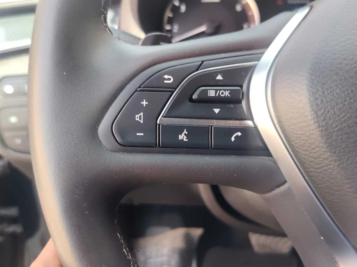 Car image 37