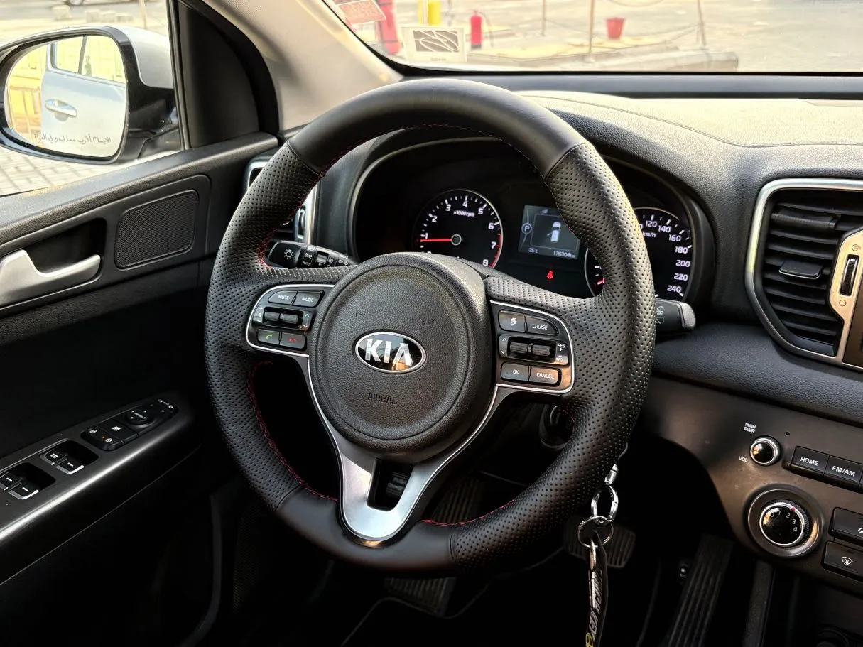 Car image 22