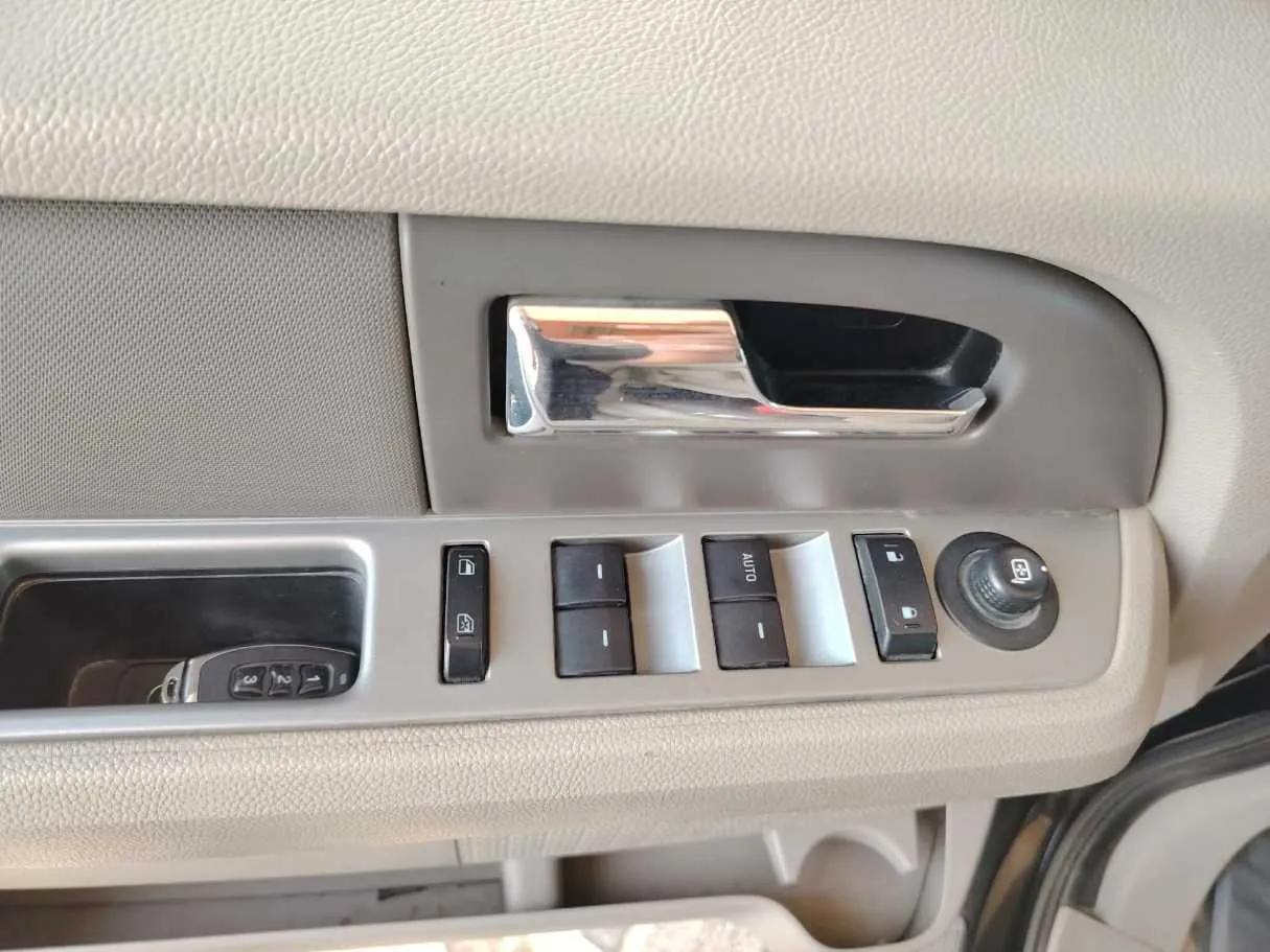 Car image 35