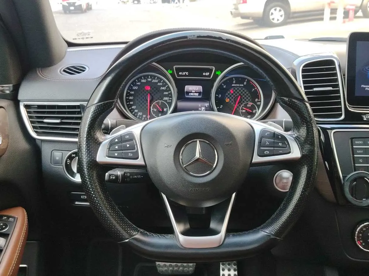 Car image 28