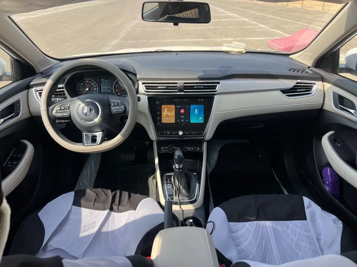 Car image 15