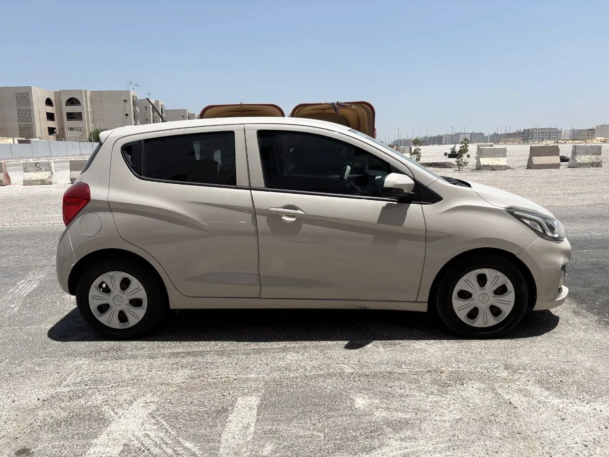 Car image 4