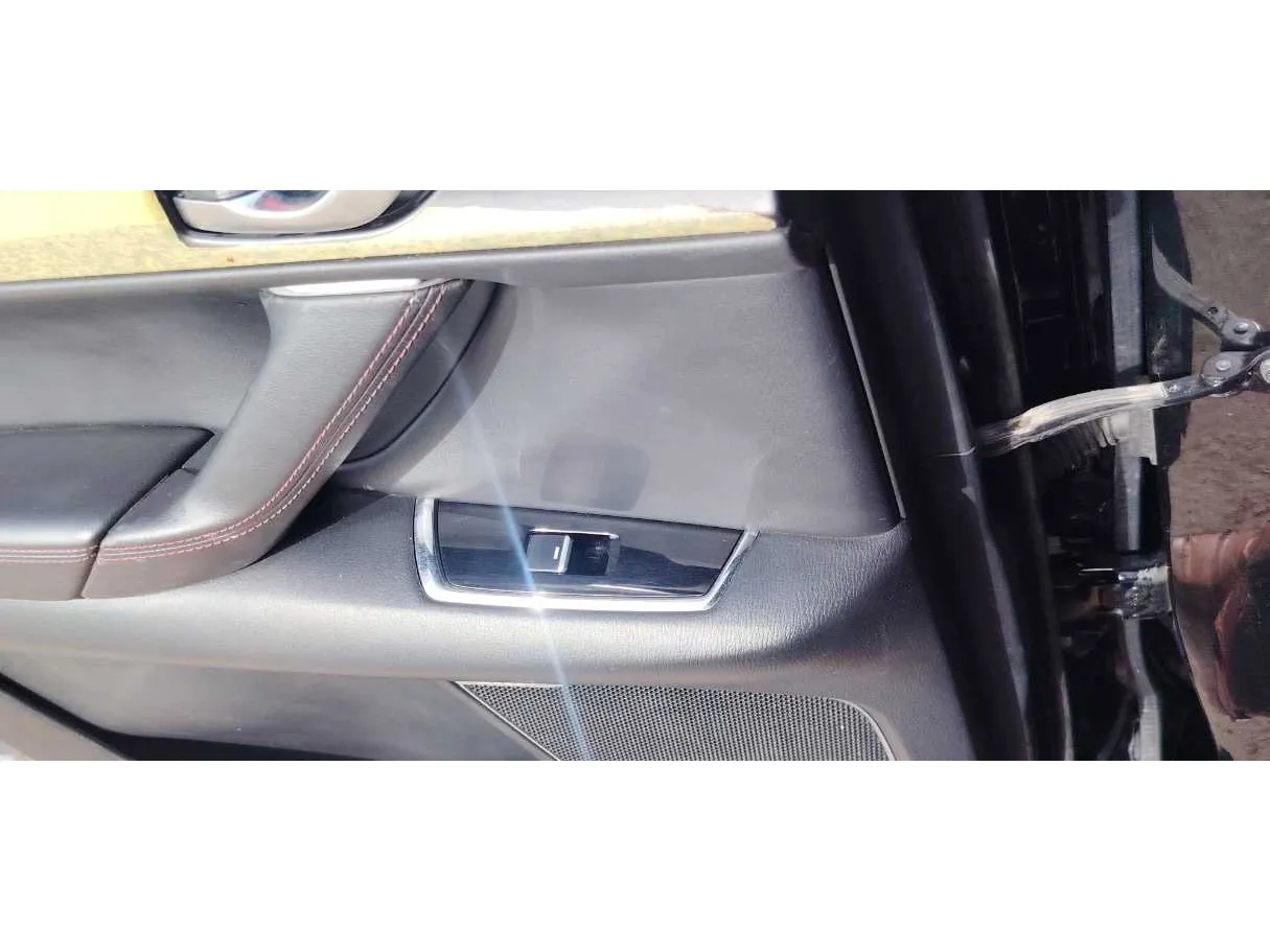 Car image 33