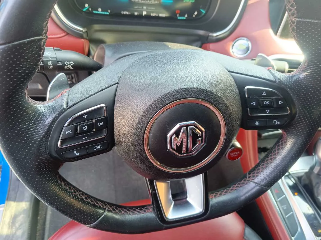 Car image 24