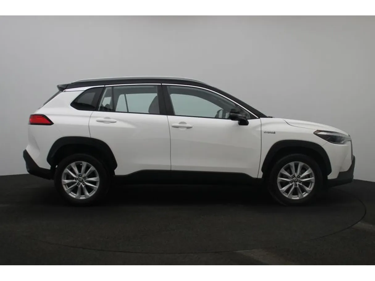 Car image 13