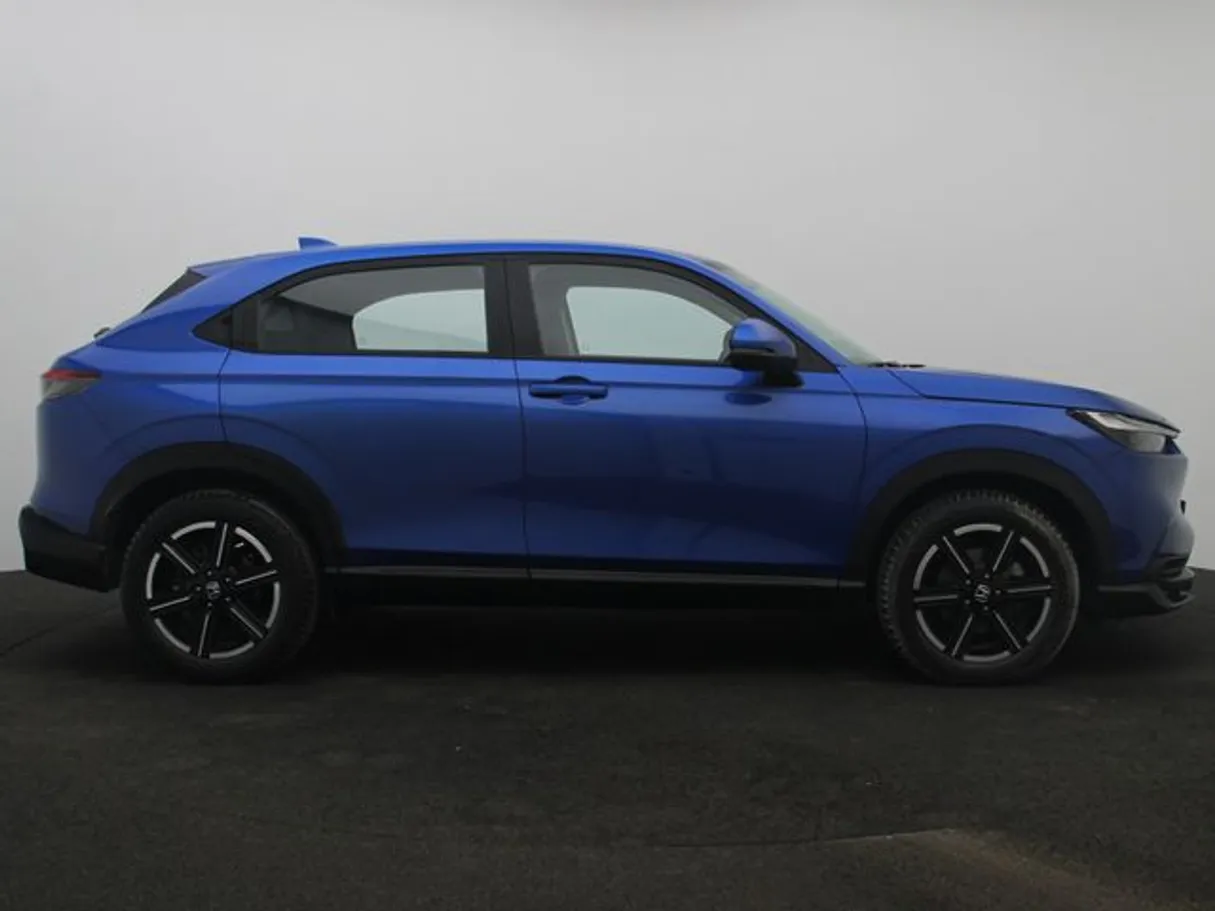 Car image 13