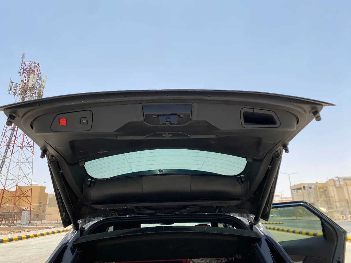 Car image 22