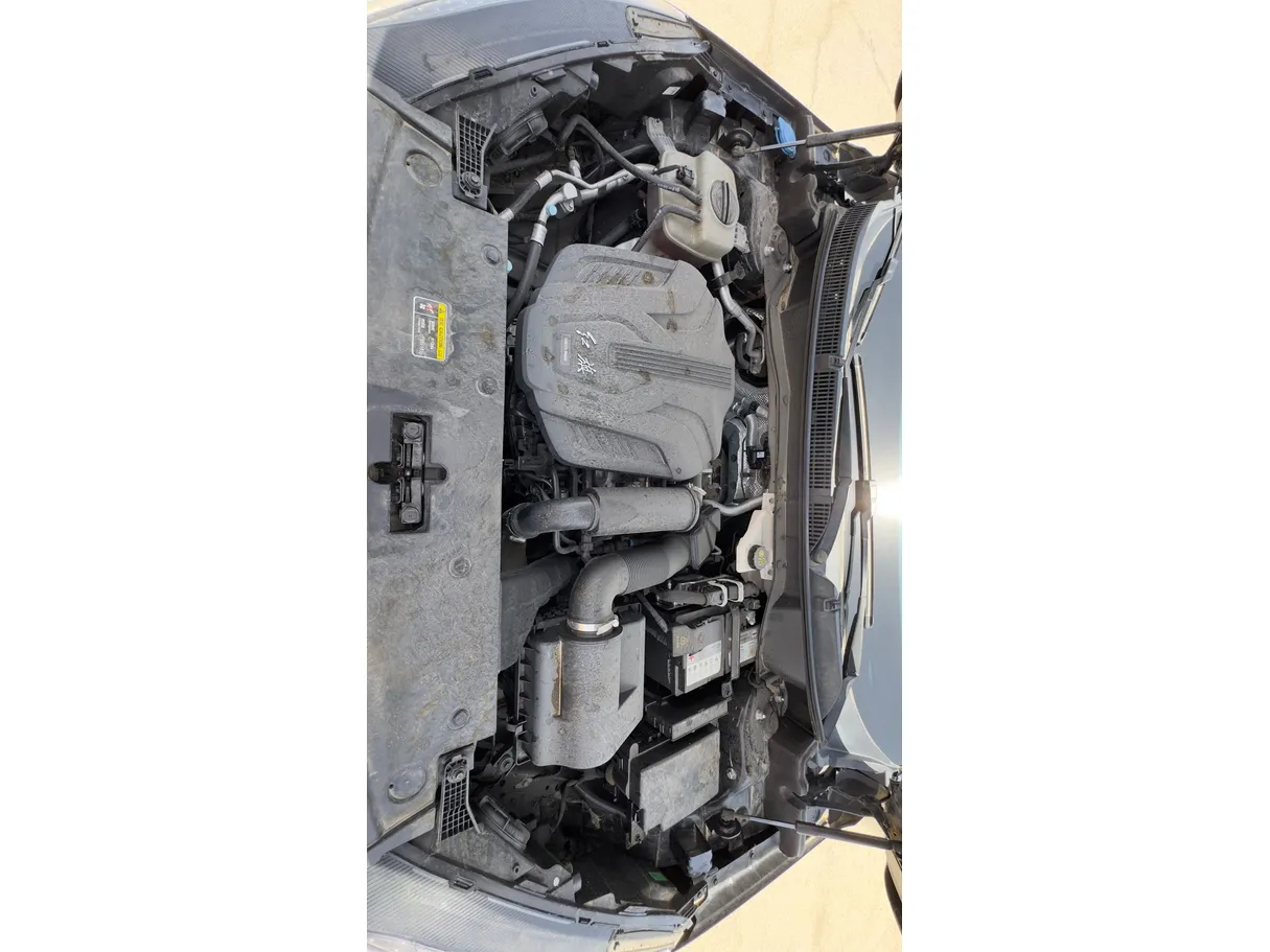 Car image 26
