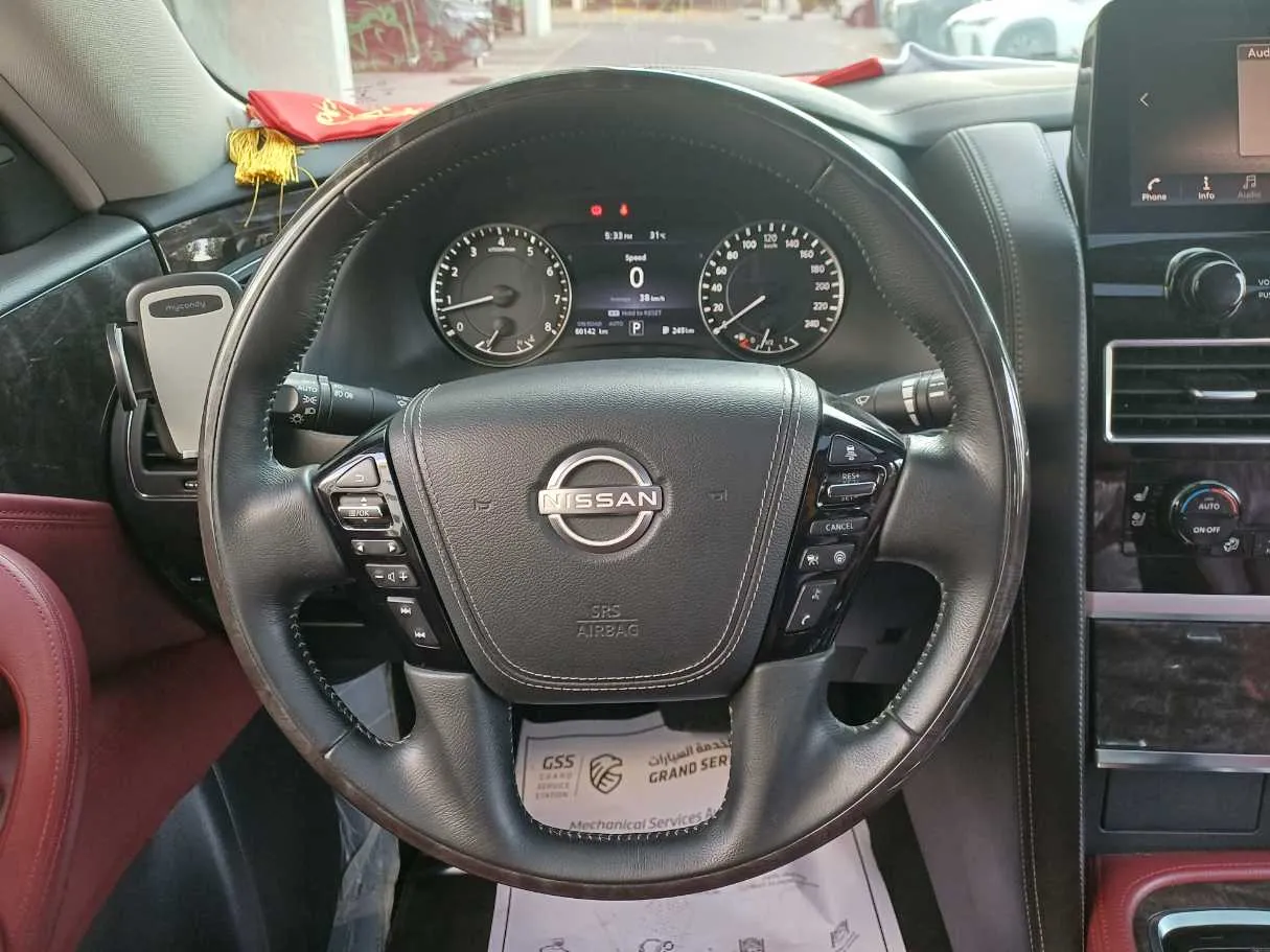 Car image 19