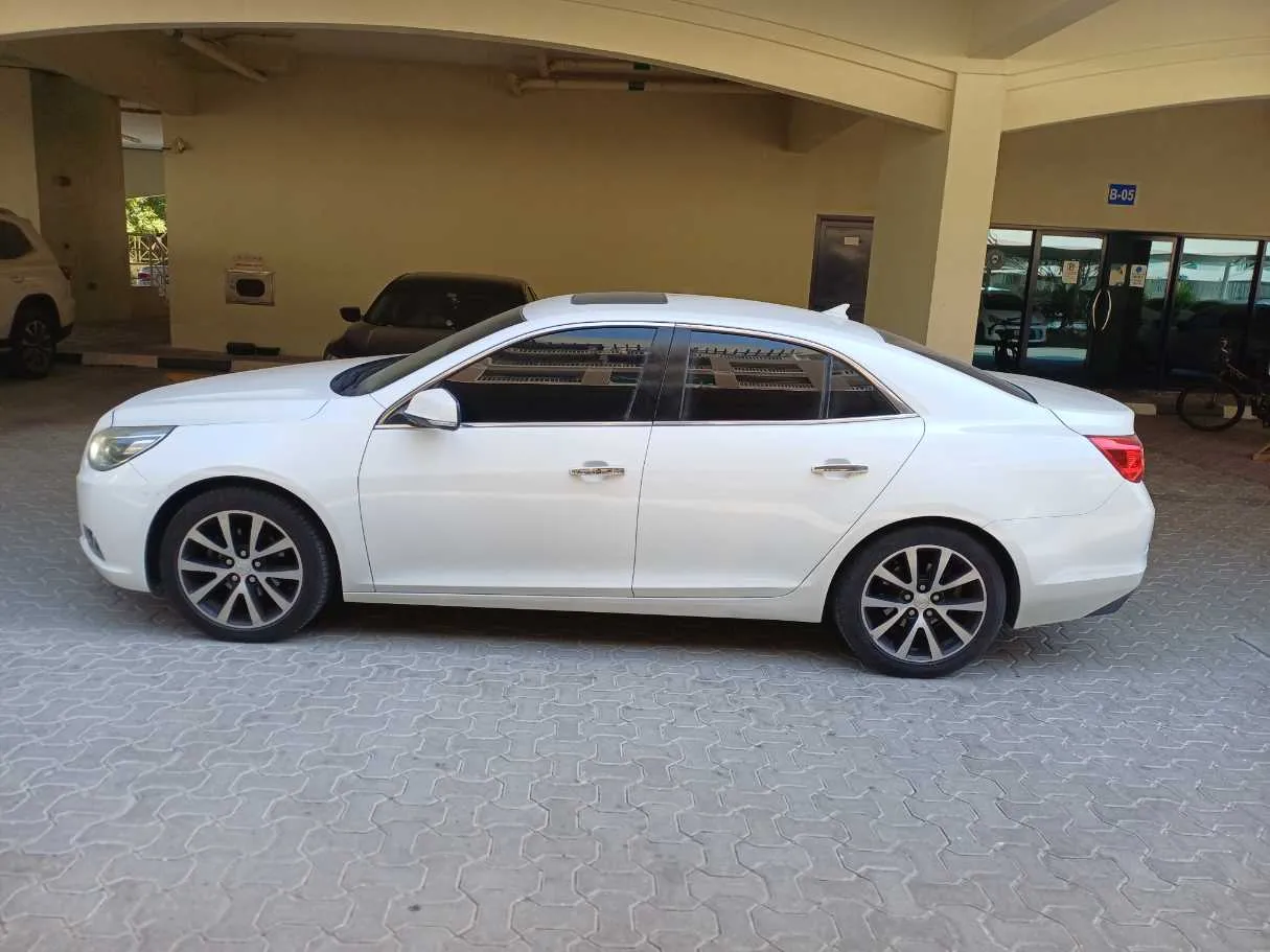 Car image 8
