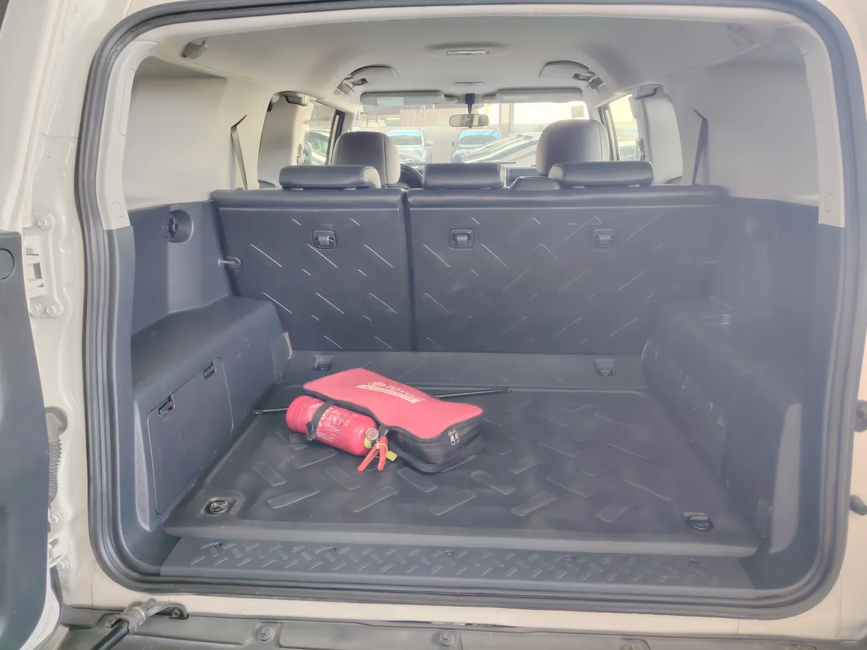 Car image 25