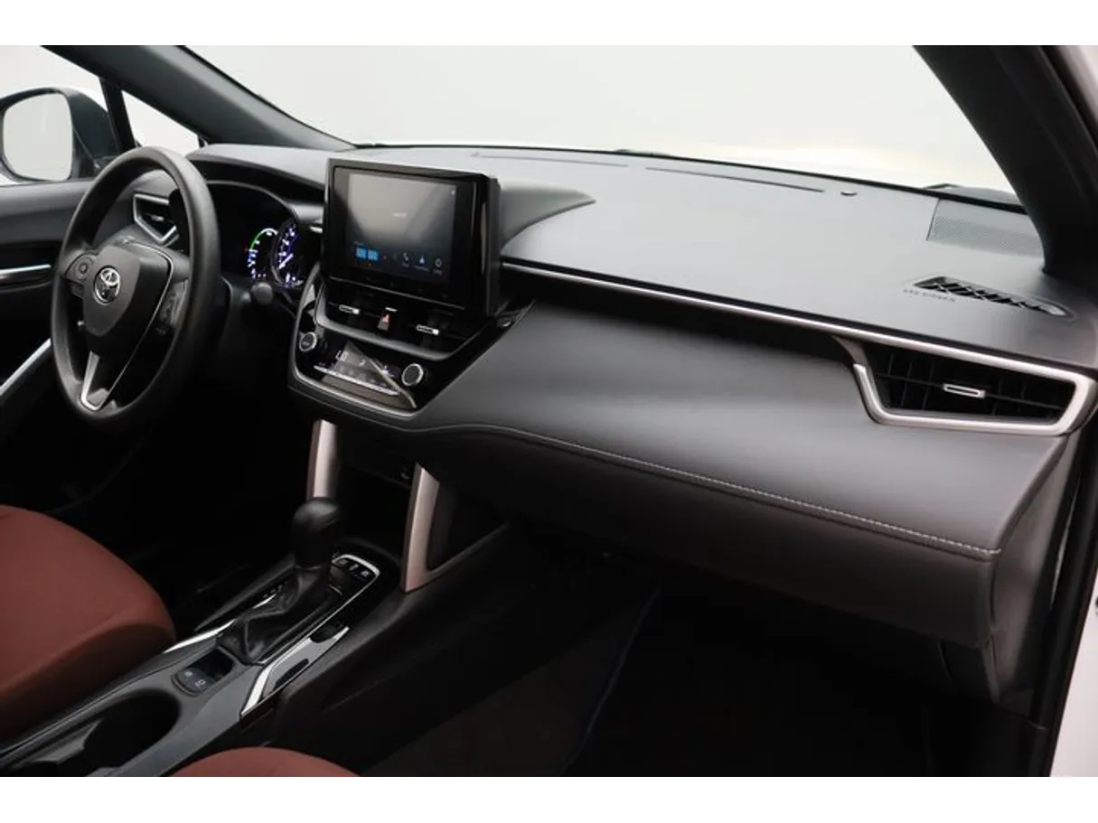 Car image 10