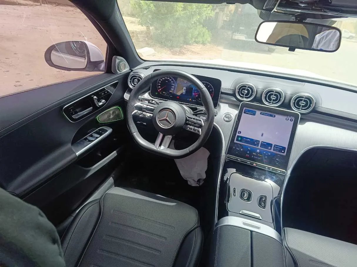 Car image 27