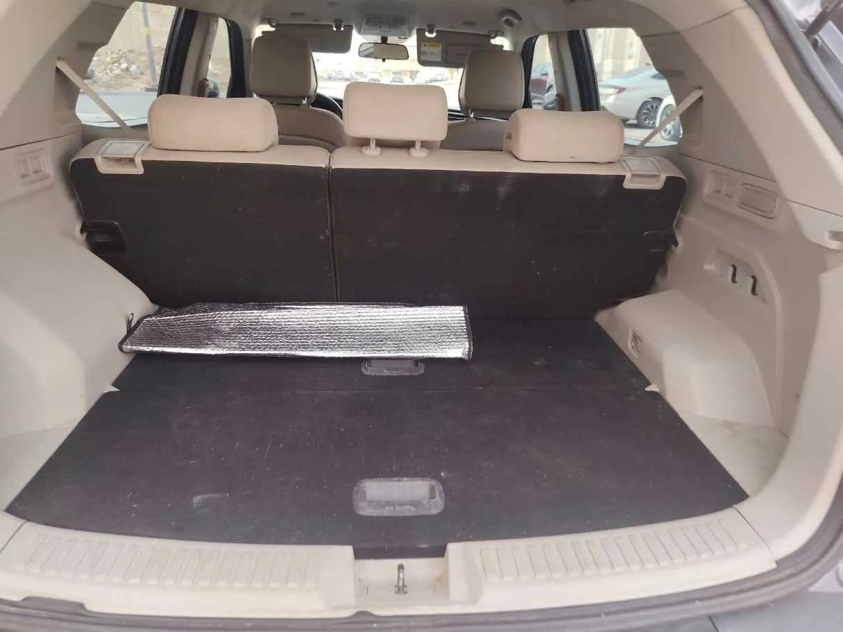 Car image 26