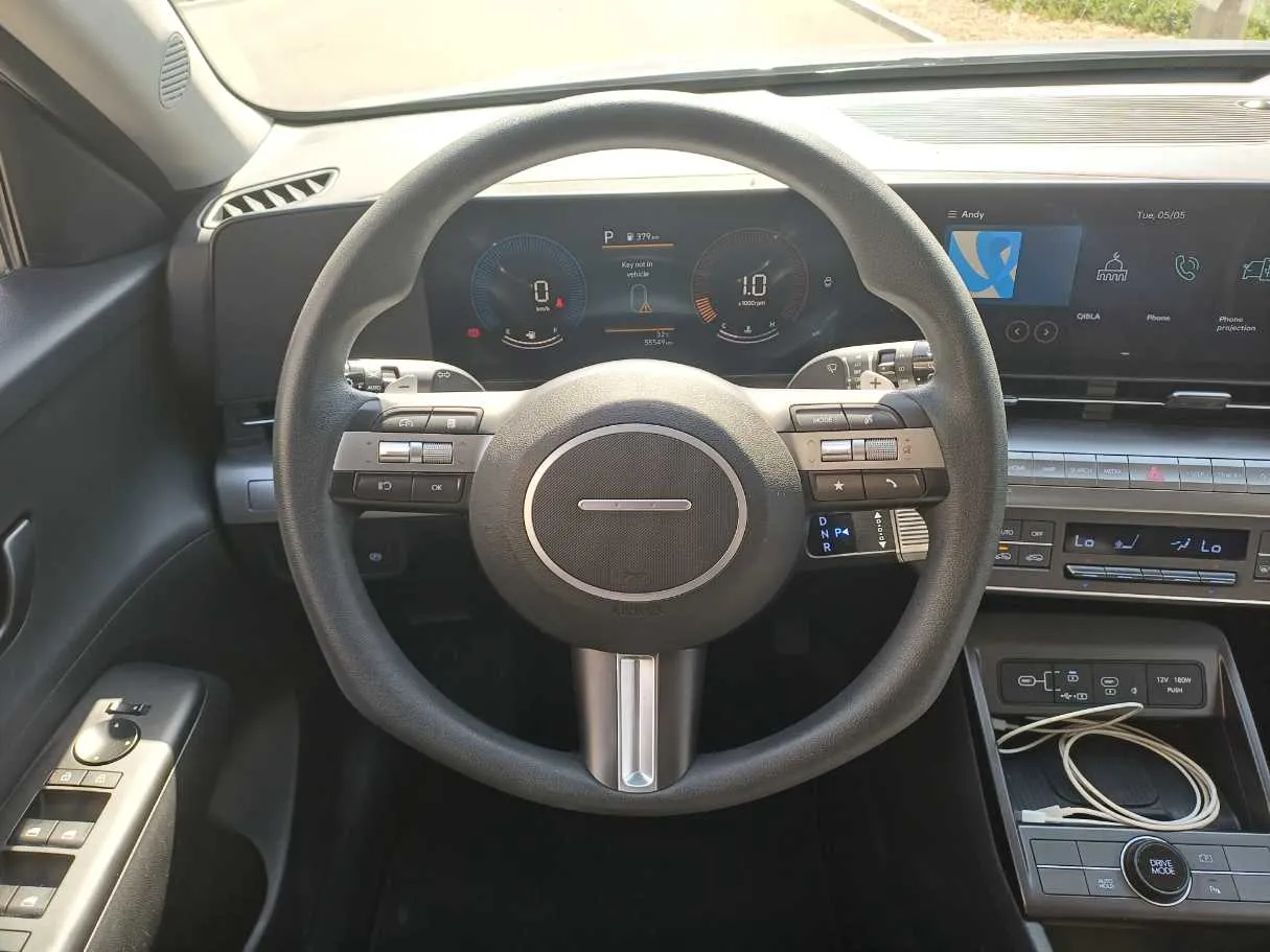 Car image 16