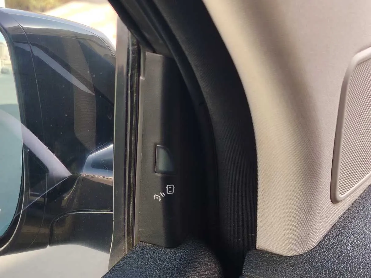 Car image 36