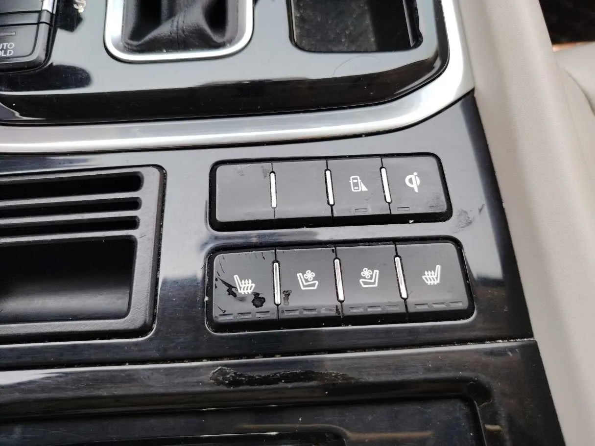 Car image 33