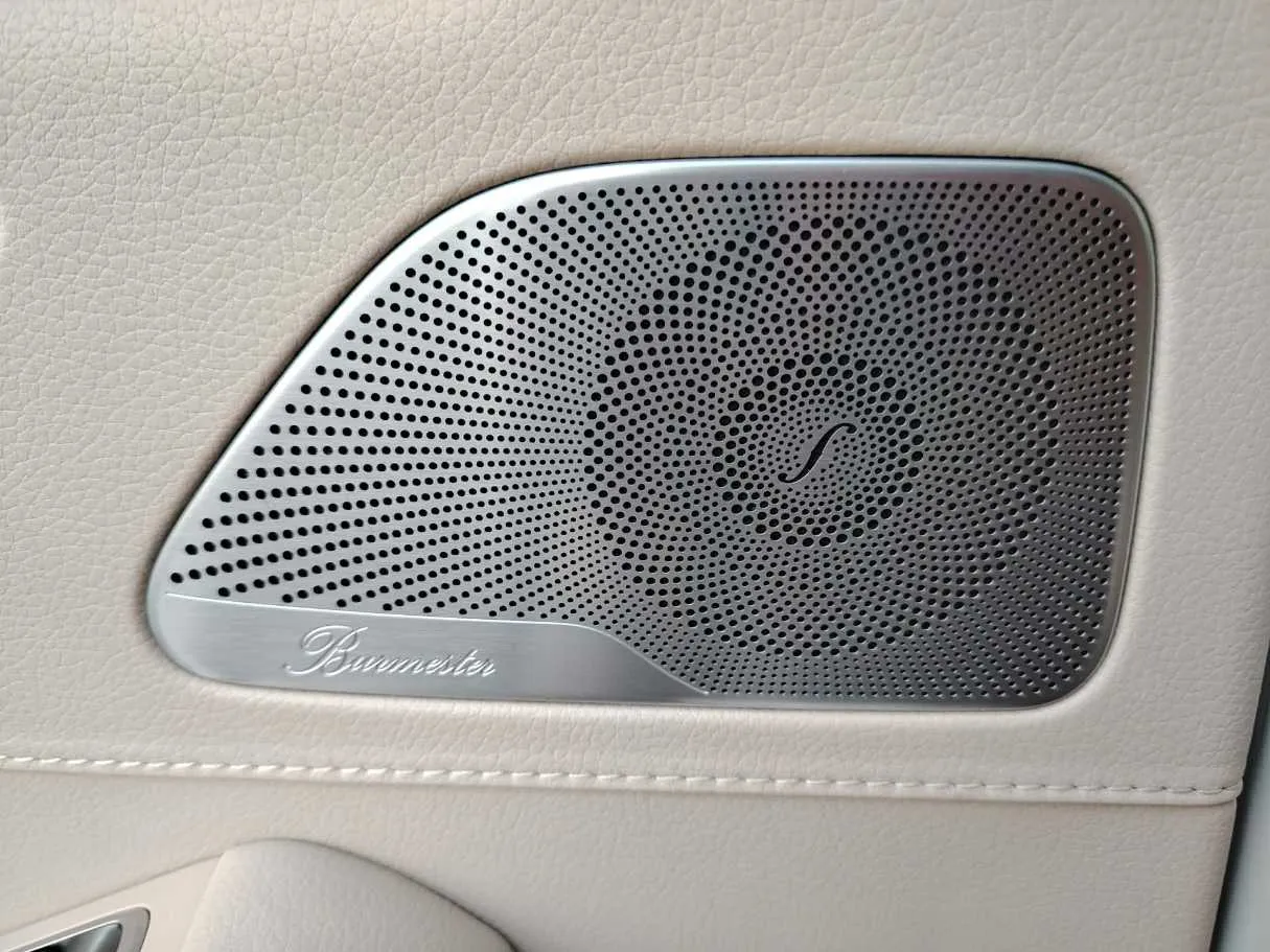 Car image 35