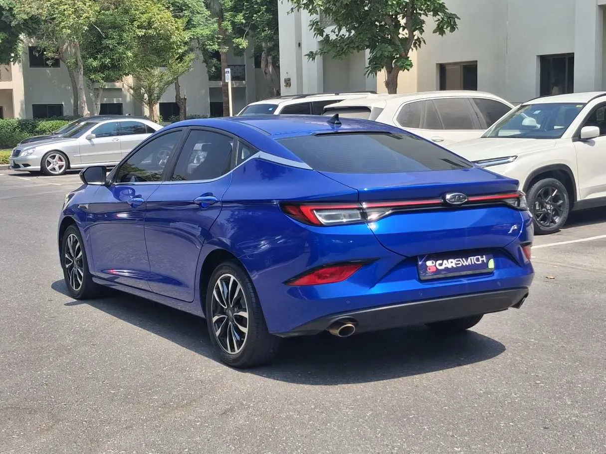 Car image 5