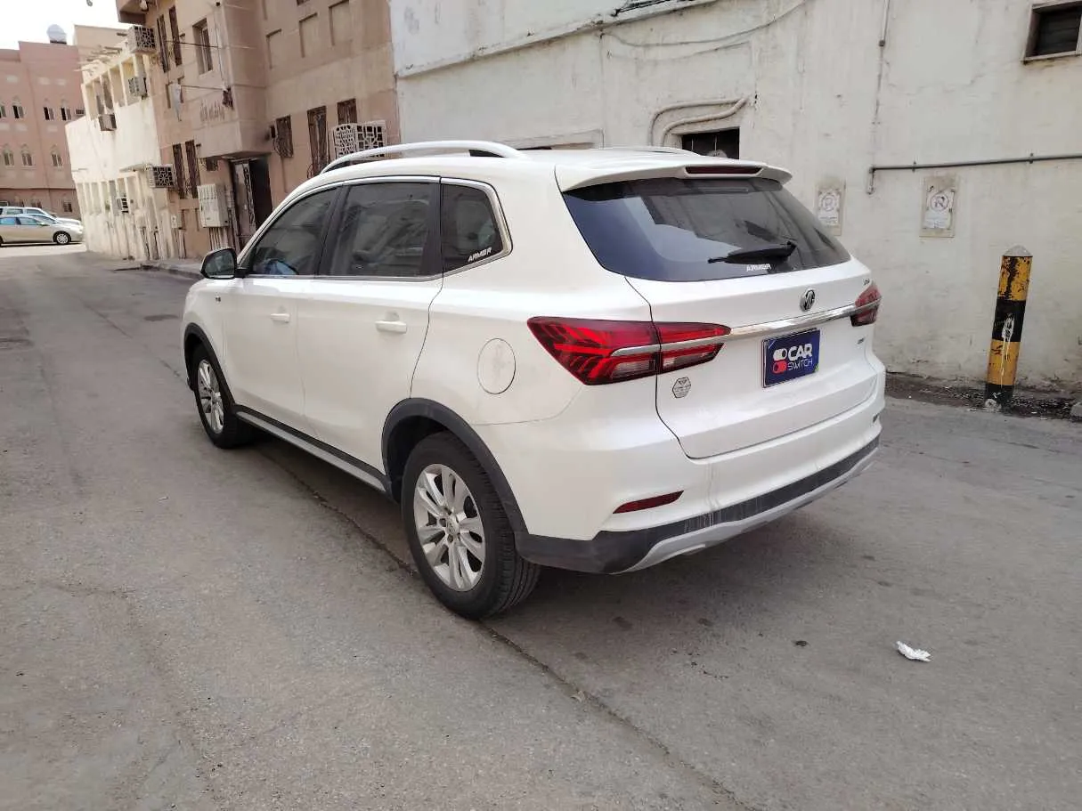 Car image 18