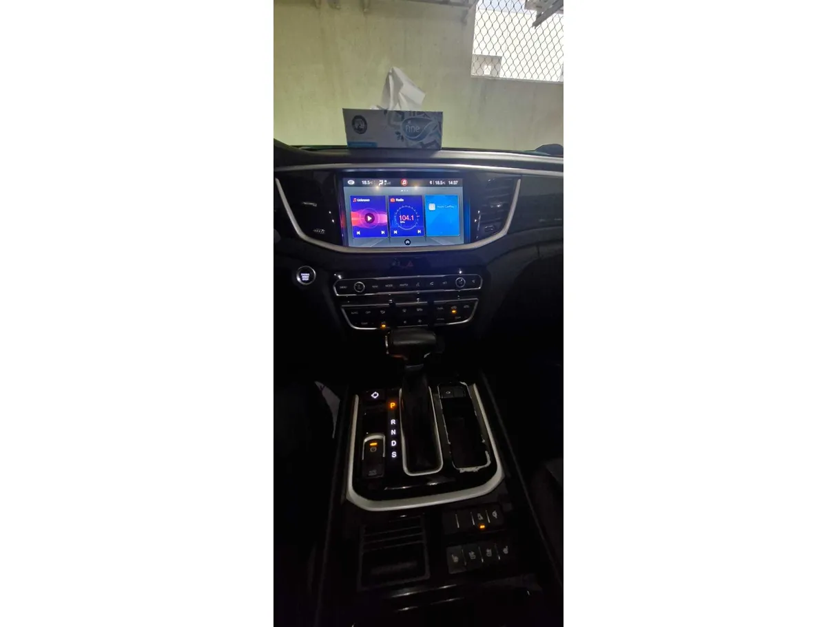 Car image 18