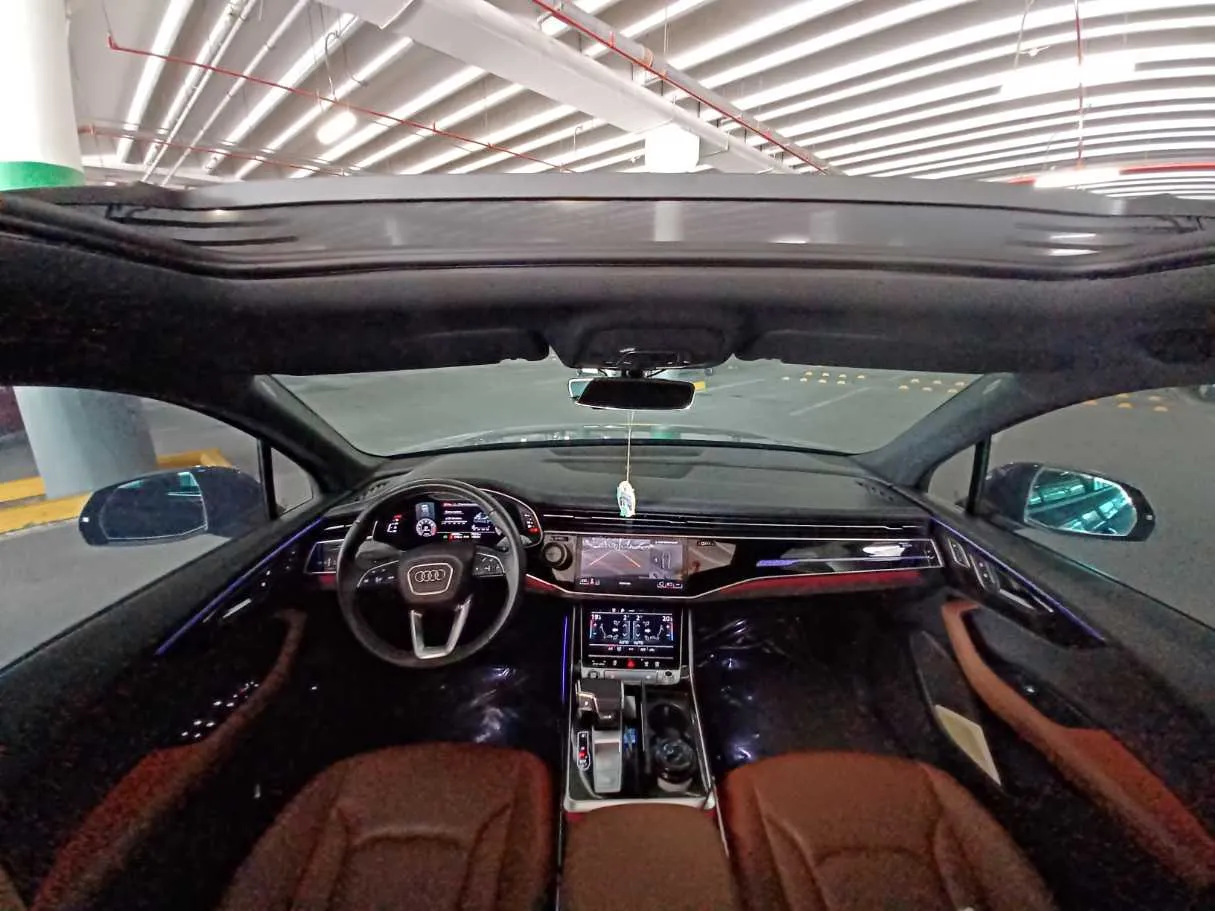 Car image 13