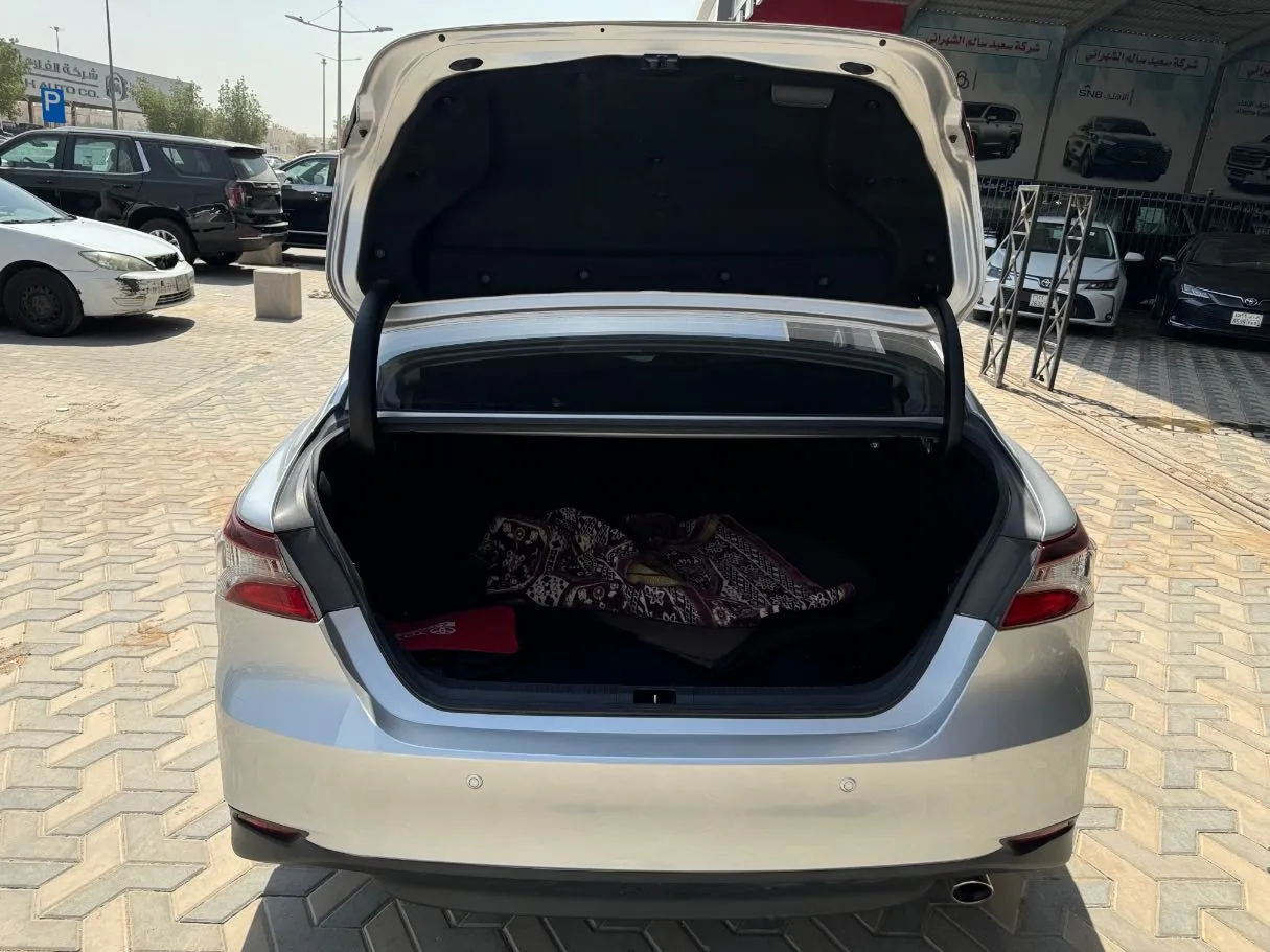 Car image 21