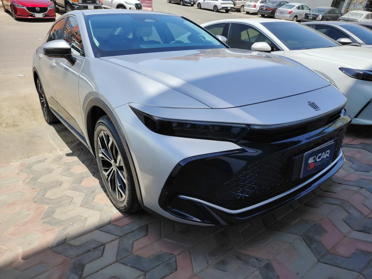 Car image 3