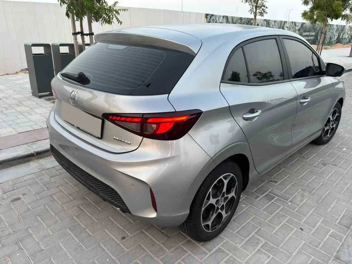 Car image 6