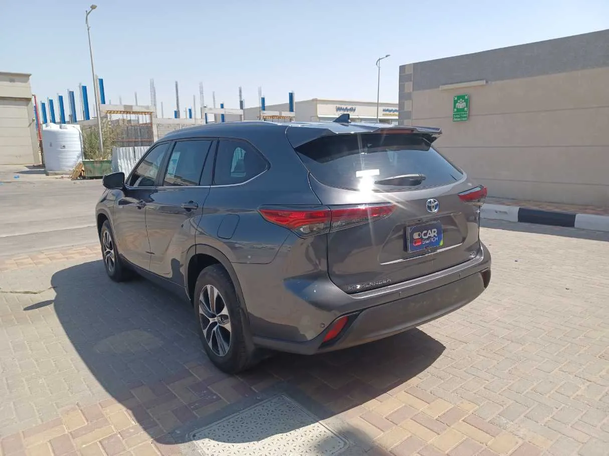 Car image 7