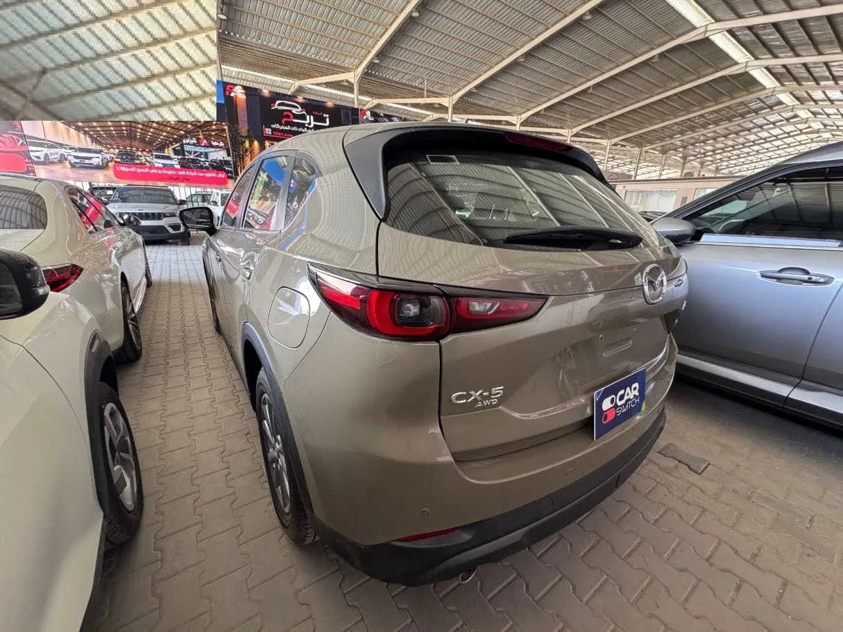 Car image 7