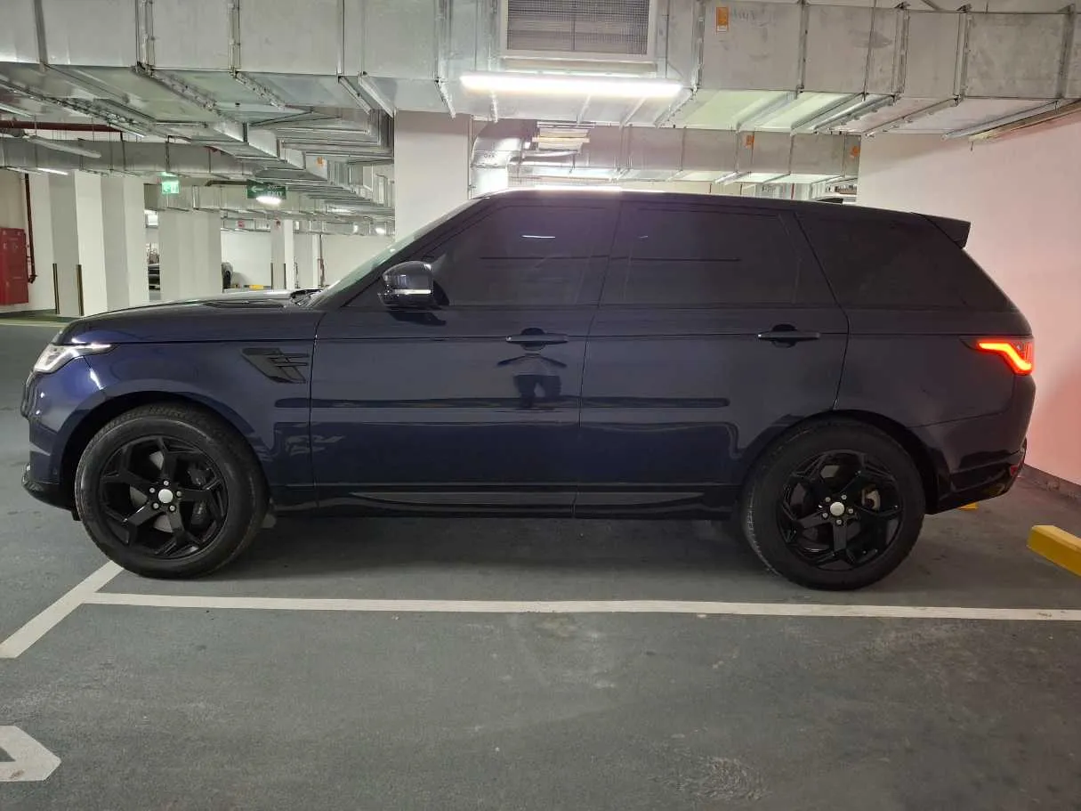 Car image 7