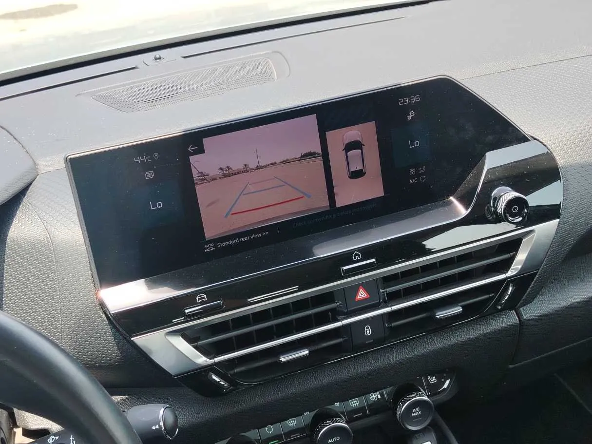 Car image 25