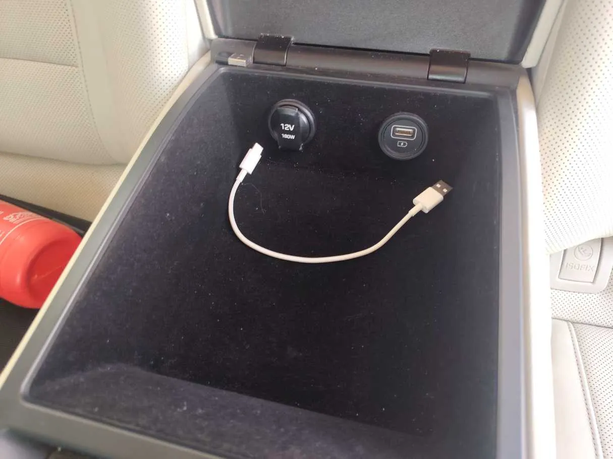 Car image 27