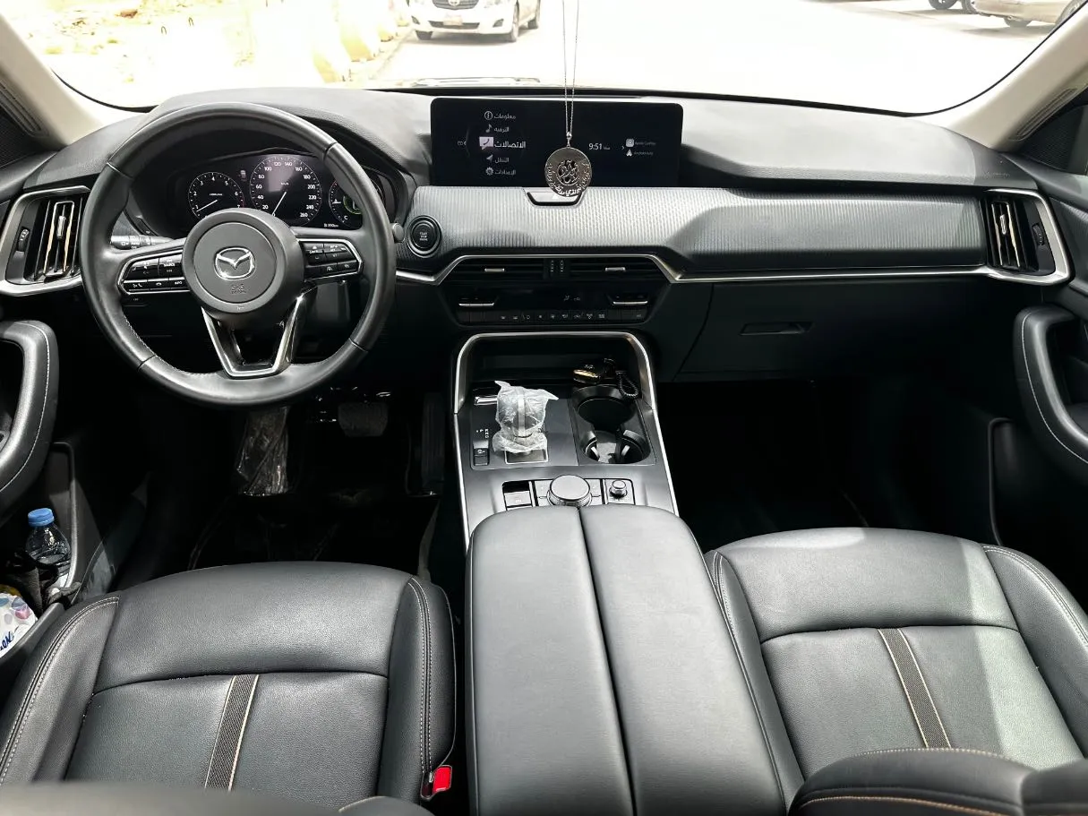Car image 17