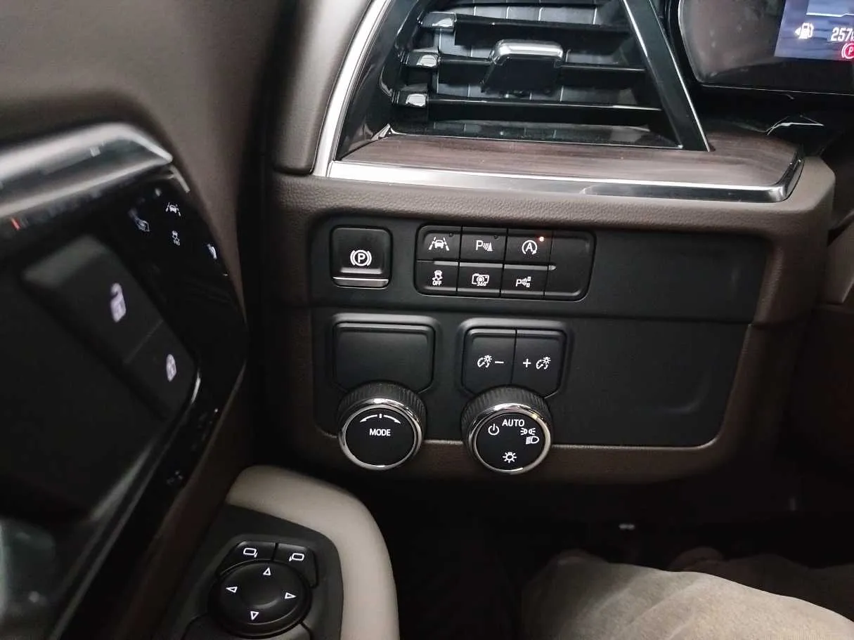 Car image 36