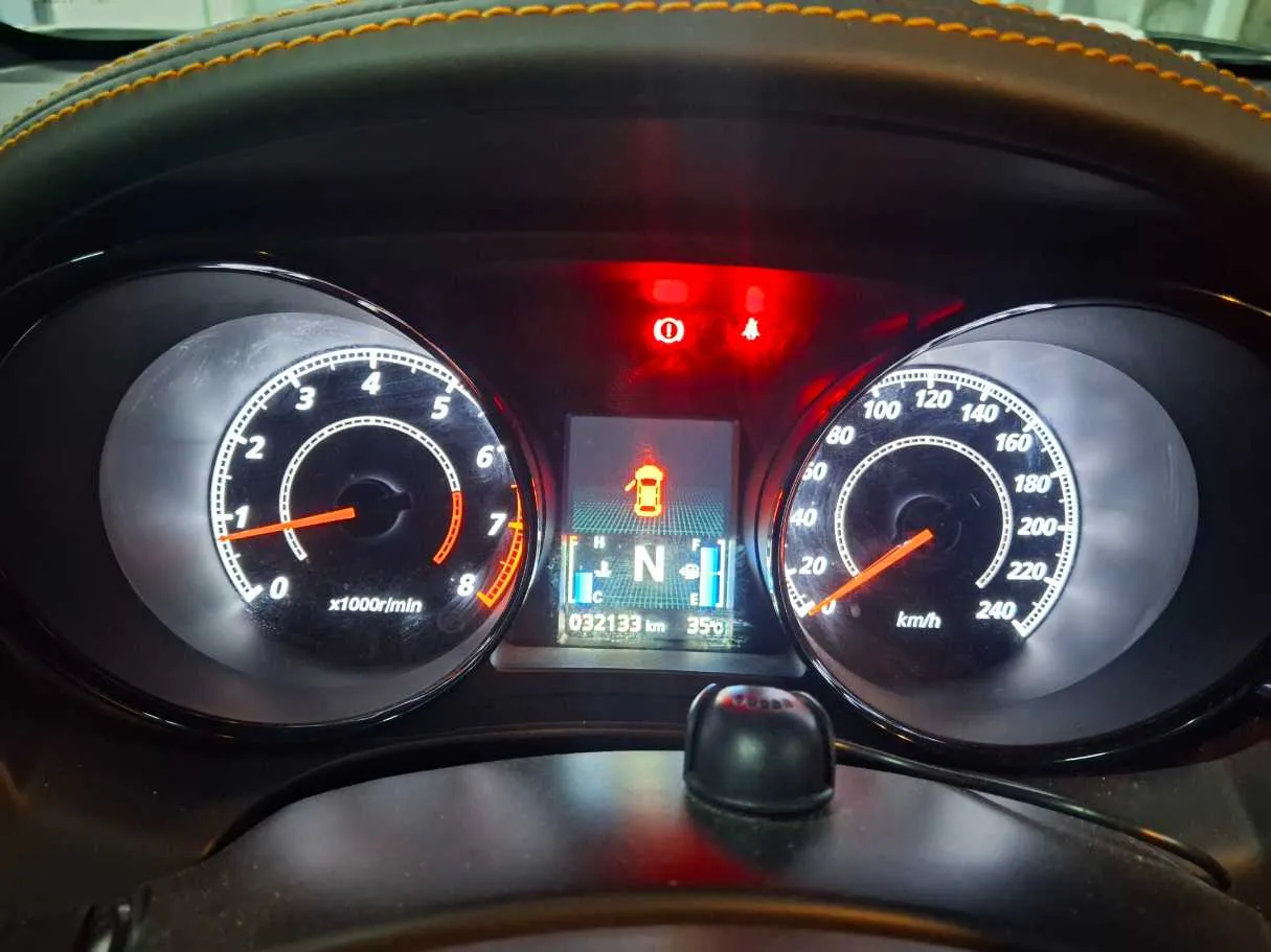 Car image 18