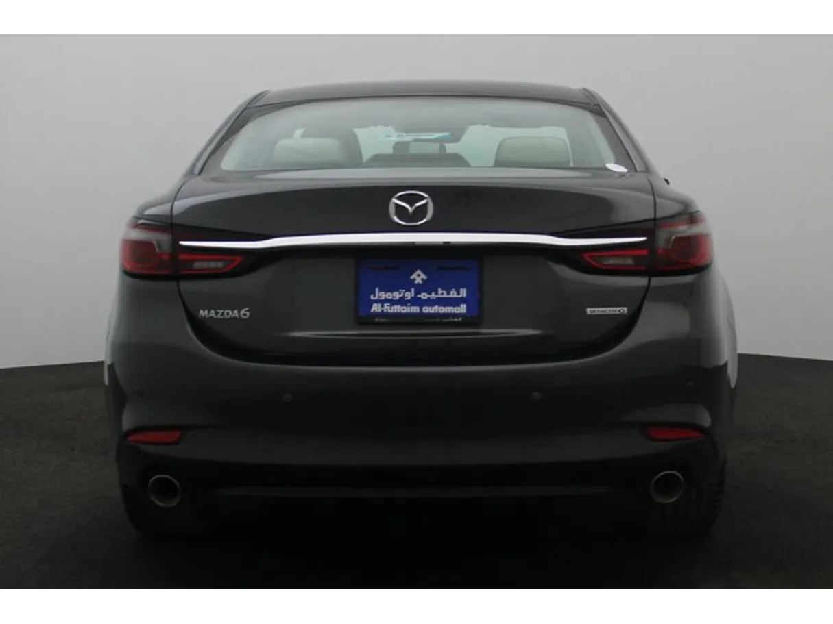 Car image 12