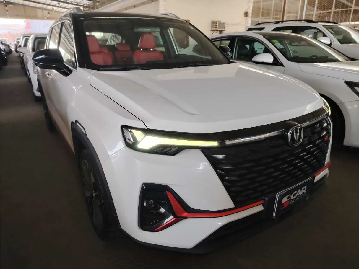 Car image 3