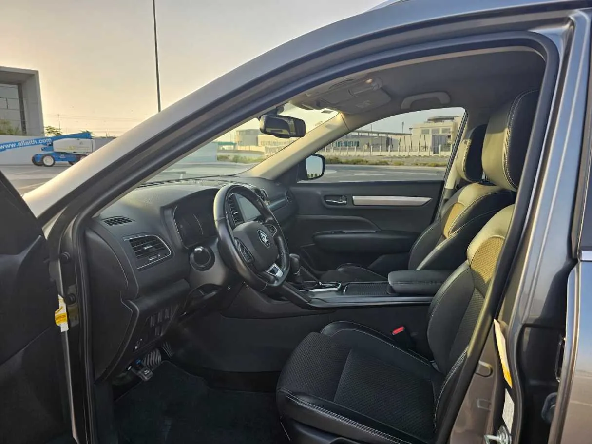 Car image 11