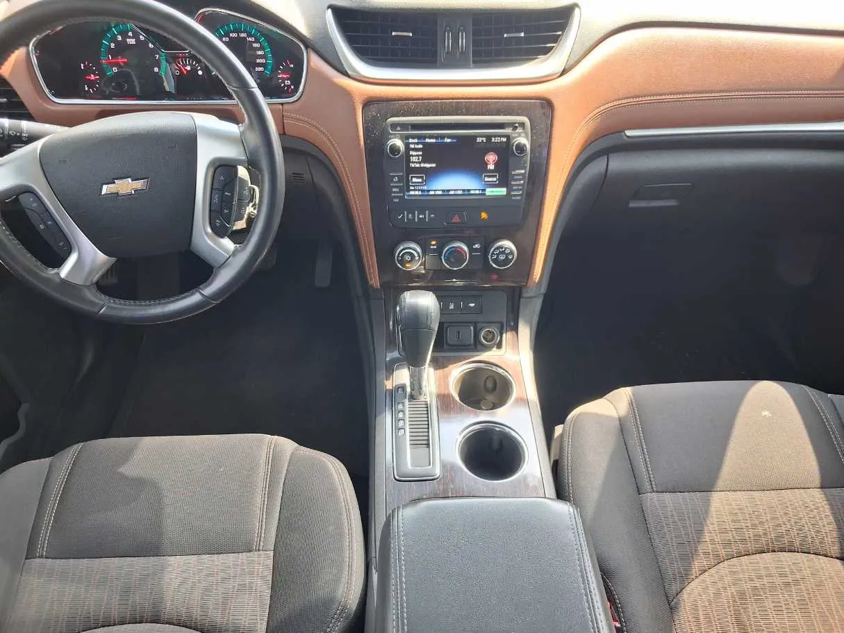 Car image 16