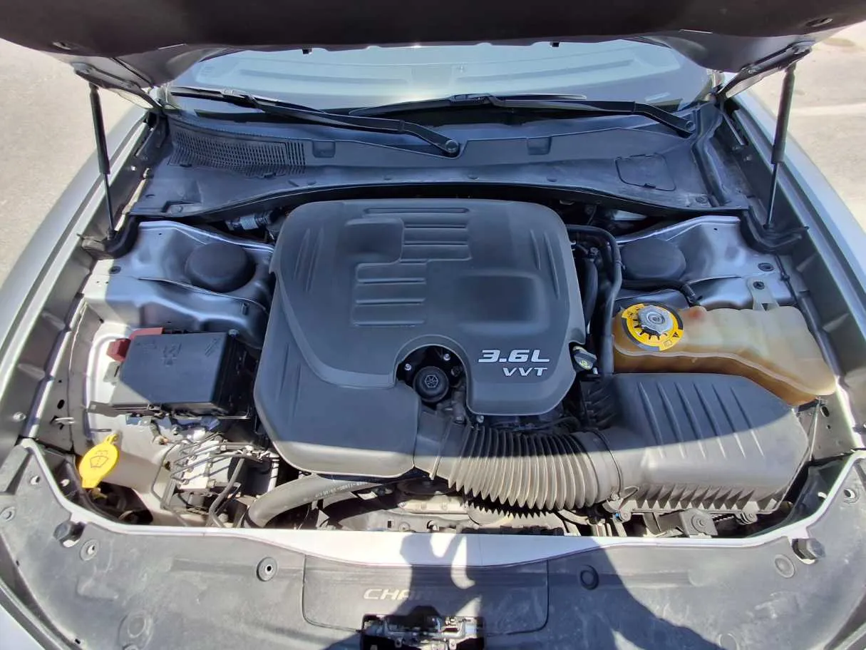 Car image 18