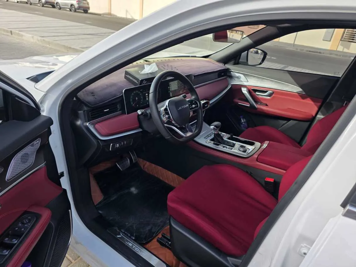Car image 8