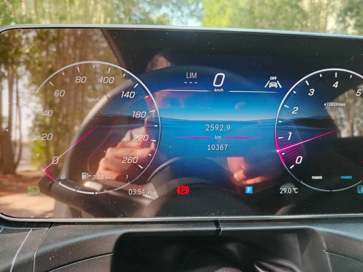 Car image 24