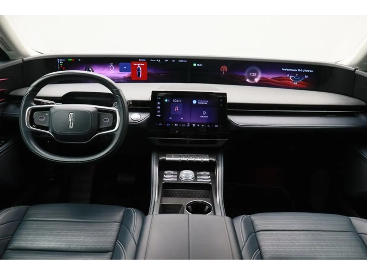 Car image 14